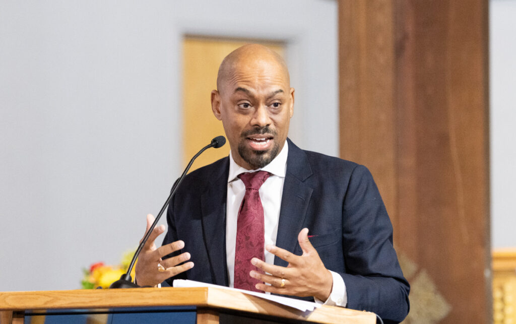 Andre Kearns, author